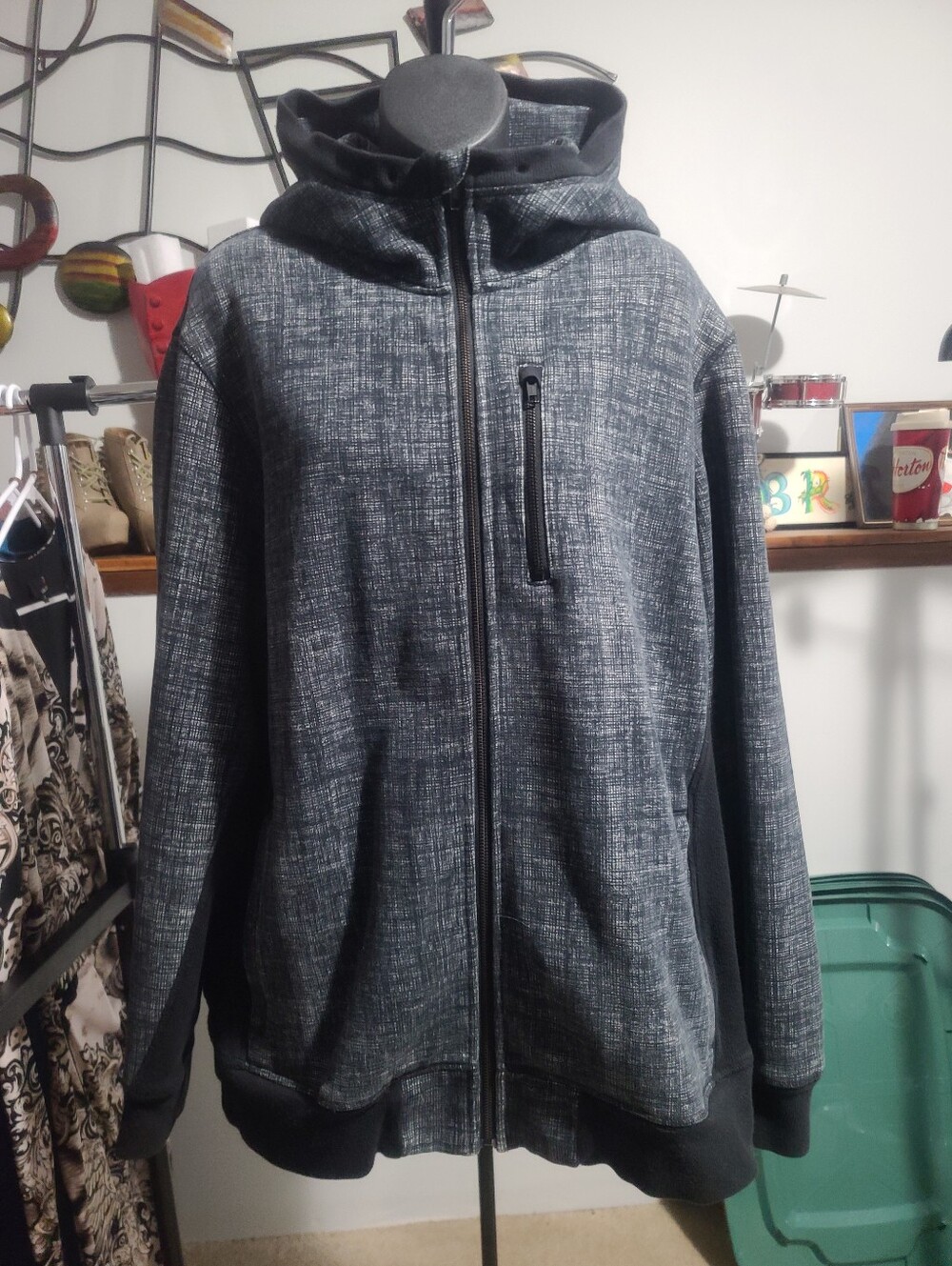 lululemon athletica Men's Hooded Full-Zip Jacket in Charcoal and Black